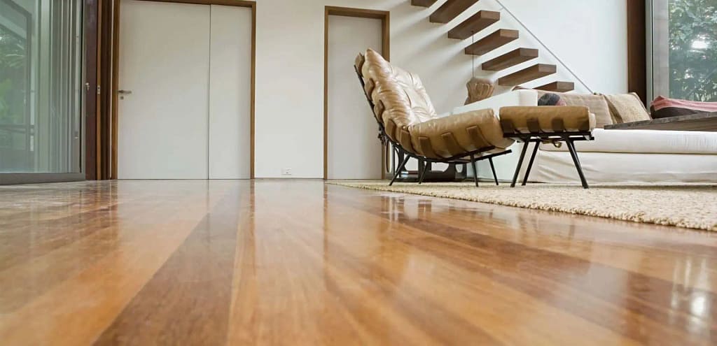 hardwood floor vs laminated flooring
