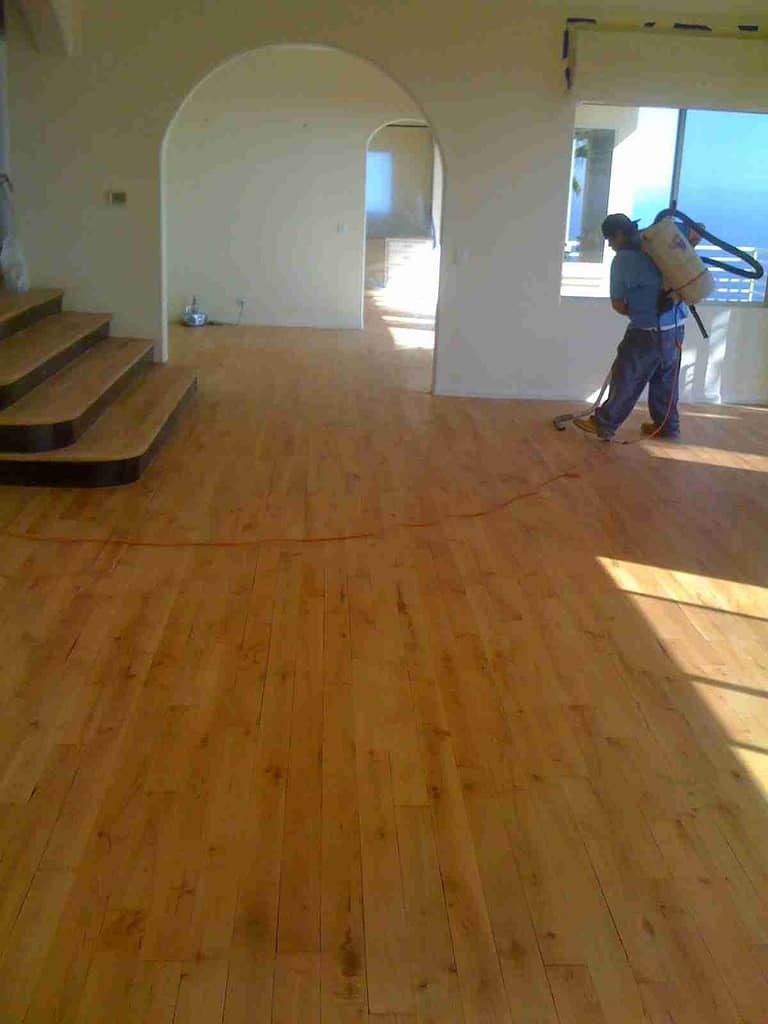sanding and refinishing hardwood floors